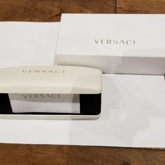 Versace glasses box - Picture 3 of 3